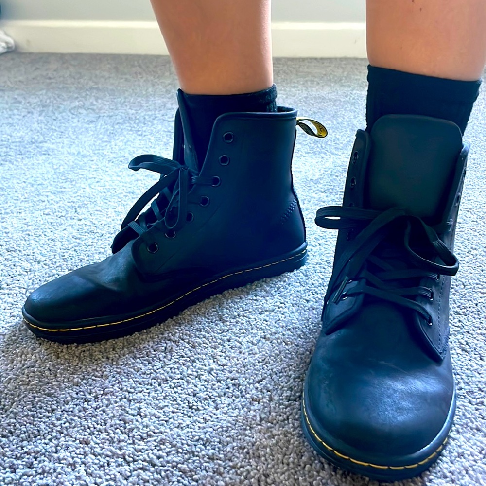 Sz 9, Doc Martens, Low Profile